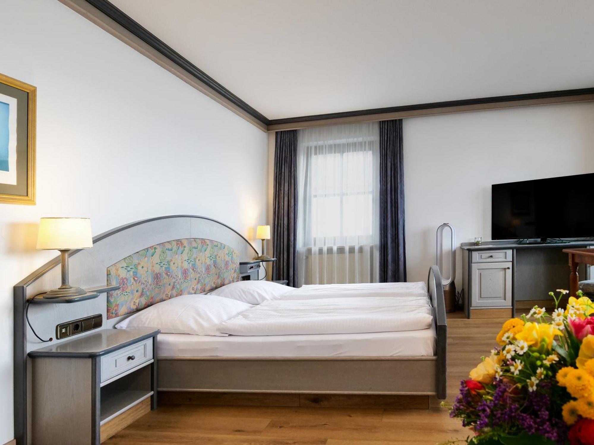 Seehotel Pegasus Хершинг-ам-Аммерзе Экстерьер фото