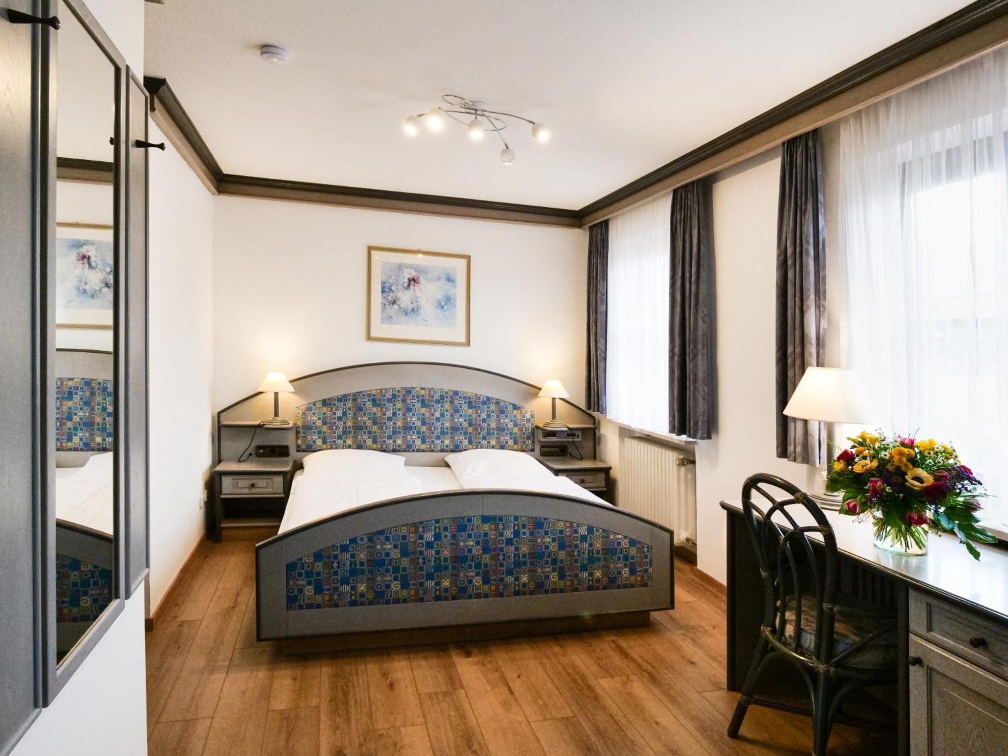 Seehotel Pegasus Хершинг-ам-Аммерзе Экстерьер фото